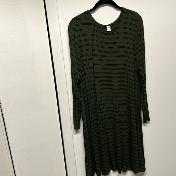 Old Navy Dresses & Skirts - Long sleeve dress